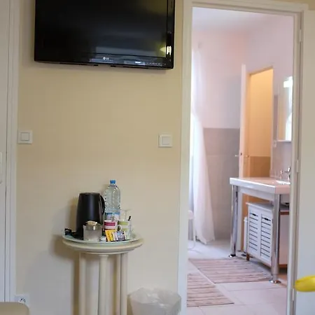 Oda ve Kahvaltı Mons 4*